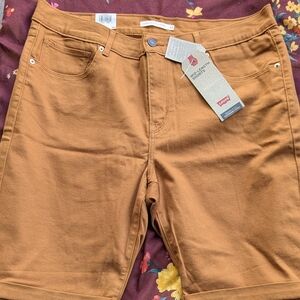Levi's Tan Mid Length Casual Shorts Woman's Size 16/W33 Length 22" Inseam 10"